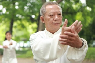 chinese do taichi outside